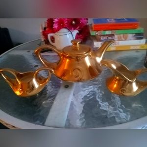 Vintage Pearl 23kt gold teapot , sugar and creamer pots.